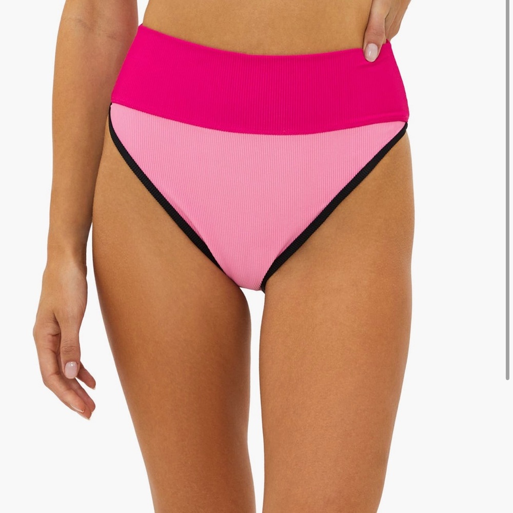 Beach Riot Pink High Waist Bikini Bottoms
BEACH RIOT
Color: Amour Colorblock - Picture 6 of 9